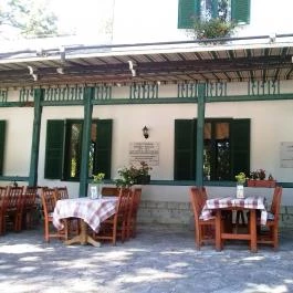 Svájci lak Étterem Nyíregyháza - Külső kép