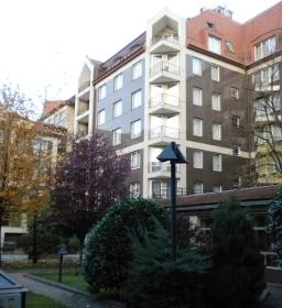 Adina Apartment Hotel 