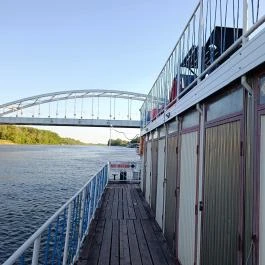 Szabadság Úszóház Szeged - Külső kép