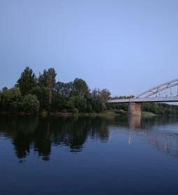 Szabadság Úszóház