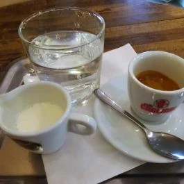 Szalonspicc Borbár & Kávézó Budapest - Étel/ital