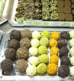 Szamos Marcipán Cukrászda - Párisi utca