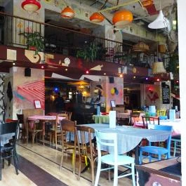 Szatyor Bár & Galéria Budapest - Belső