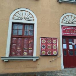 Szecsuáni Étterem Vác - Külső kép