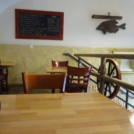 Szegedi Halbisztró Kiskőrössy 2.0, Budapest - Belső