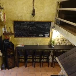 Szegedi Halbisztró Kiskőrössy 2.0, Budapest - Belső