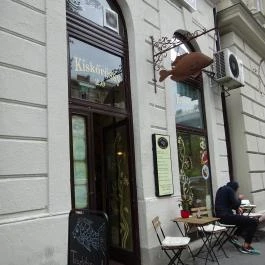 Szegedi Halbisztró Kiskőrössy 2.0, Budapest - Külső kép