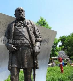 Széll Kálmán szobra