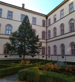 Szent Adalbert Központ