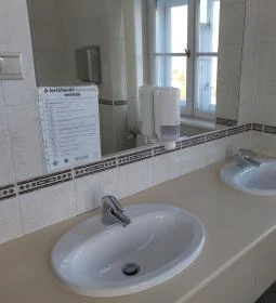 Szent Adalbert Központ