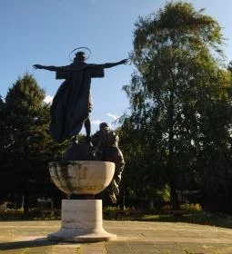 Szent István és Boldog Gizella szobra 