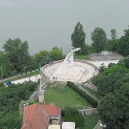 Szent István megkoronázása szoborcsoport , Esztergom - Egyéb