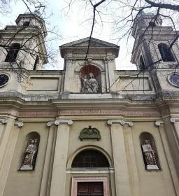 1. legjobb látnivaló: Szent Mihály főangyal plébánia