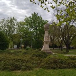 Szentháromság szobor Makó - Egyéb