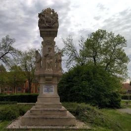 Szentháromság szobor Makó - Egyéb