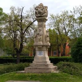 Szentháromság szobor Makó - Egyéb