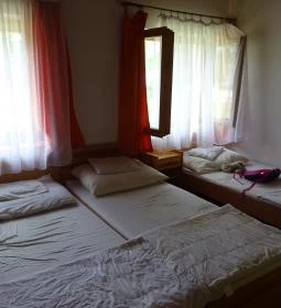 Szeri Kemping, Apartman & Diákszállás