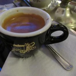 Szerpentin Szalon Régiségbolt & Kávézó Budapest - Étel/ital