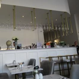 Szervita Delikát, Budapest - Belső