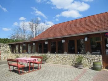 Sziklakert Étterem Alsópáhok