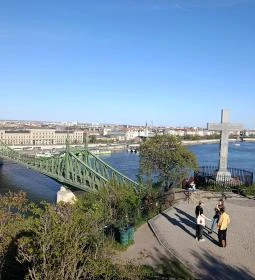 Sziklatemplom