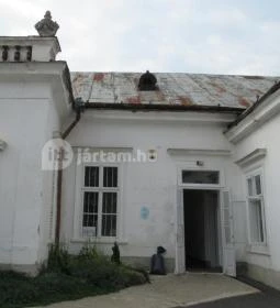 Szirmay-Waldbott Kastély 