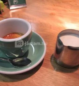 Szirom Ice Cream & Specialty Coffee