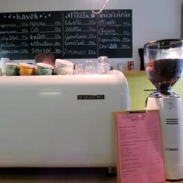 Szirom Ice Cream & Specialty Coffee Budapest - Belső