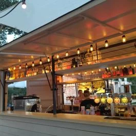 Szitakötő Street Food Budapest - Belső