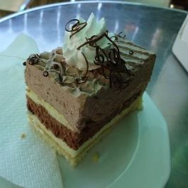 Szökő Cukrászda Pomáz - Étel/ital