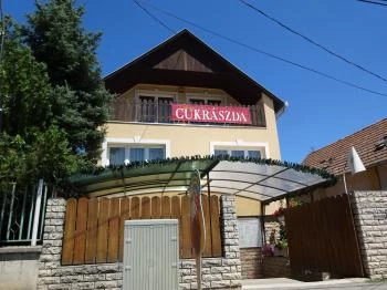 Szökő Cukrászda Pomáz