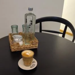 Szóköz - Irodalmi Kávézó Budapest - Étel/ital