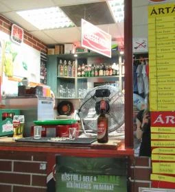 Szöszi Presszó - Lehel Csarnok