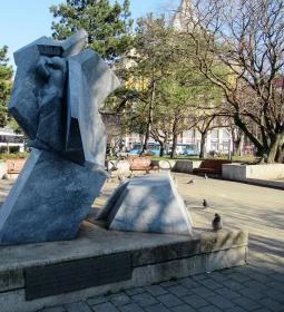 Sztehlo Gábor emlékműve