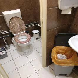 Szurgent Cukrászda Budapest - Mosdó