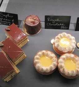 á table! - Akácfa utca