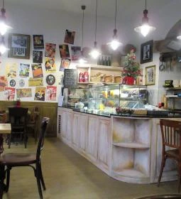 á table! - Akácfa utca