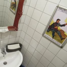 á table! - Akácfa utca Budapest - Mosdó