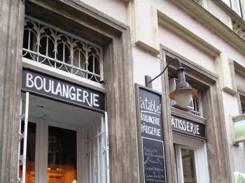 á table! - Arany János utca Budapest