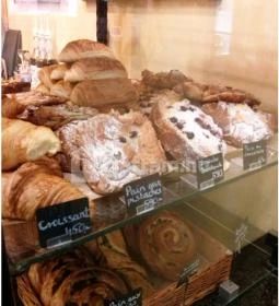 á table! - Arany János utca