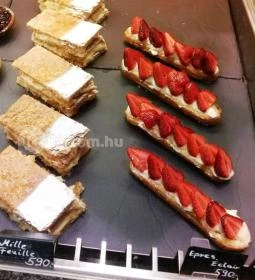 á table! - Arany János utca