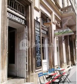 á table! - Arany János utca