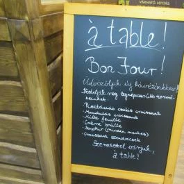 á table! - Árkád Budapest - Belső