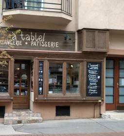 á table! - Böszörményi út