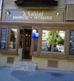 á table! - Böszörményi út