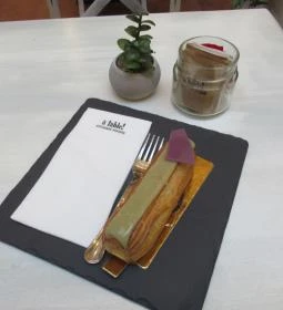 á table! - Corvin Plaza