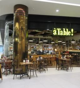 á table! - Etele Plaza