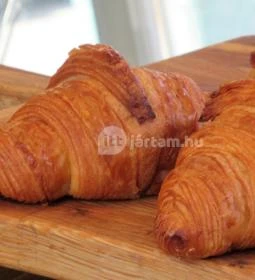 á table! - Márton Áron tér