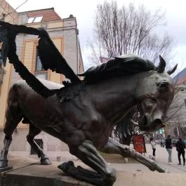 Táltos-szobor Budapest - Egyéb