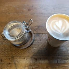 Tamp & Pull Espresso & Brew Bar, Budapest - Étel/ital